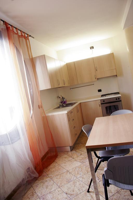 Bed&Wine Hotel Неграр Стая снимка