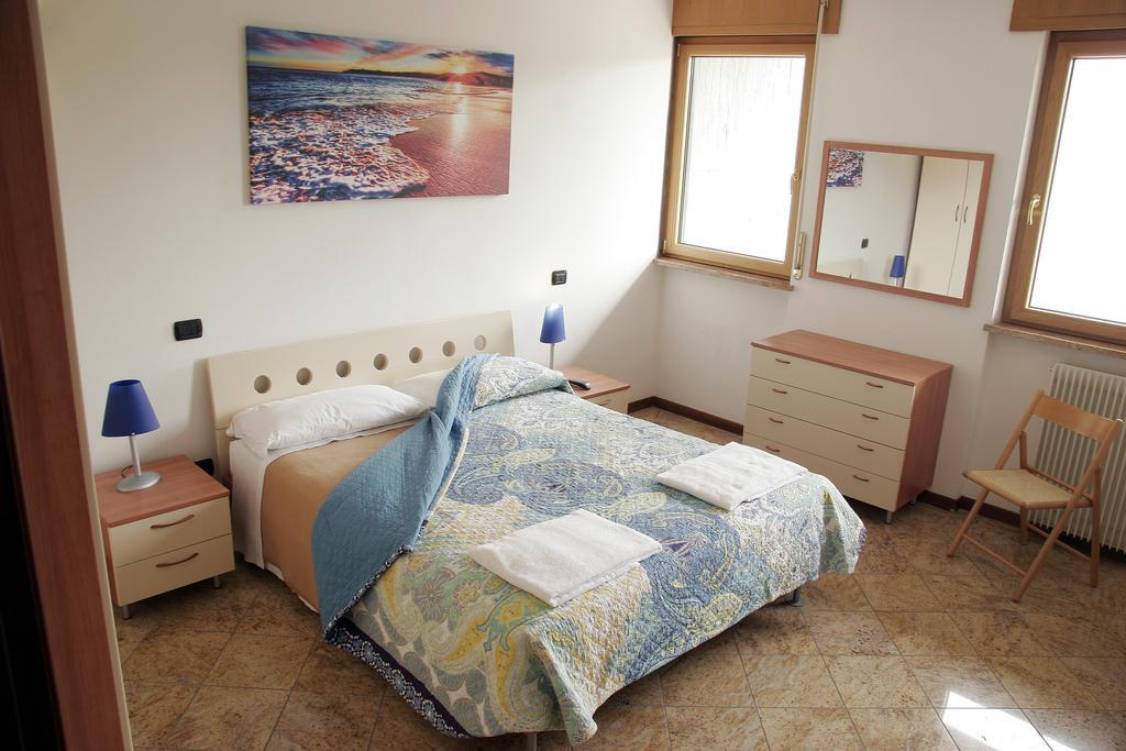 Bed&Wine Hotel Неграр Стая снимка