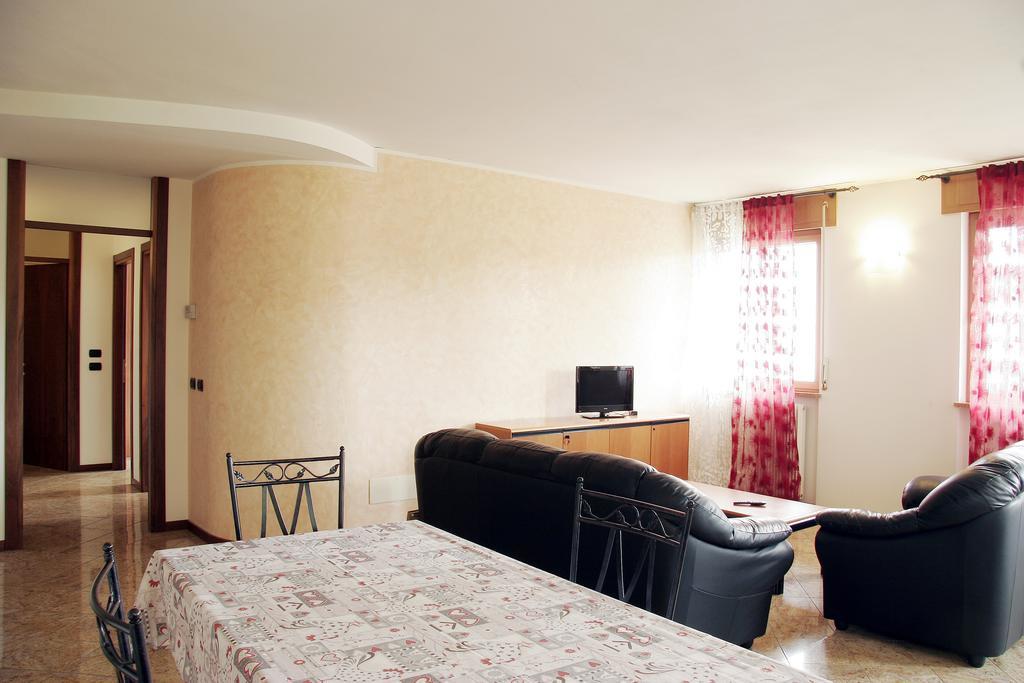 Bed&Wine Hotel Неграр Стая снимка