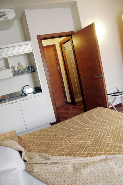 Bed&Wine Hotel Неграр Стая снимка