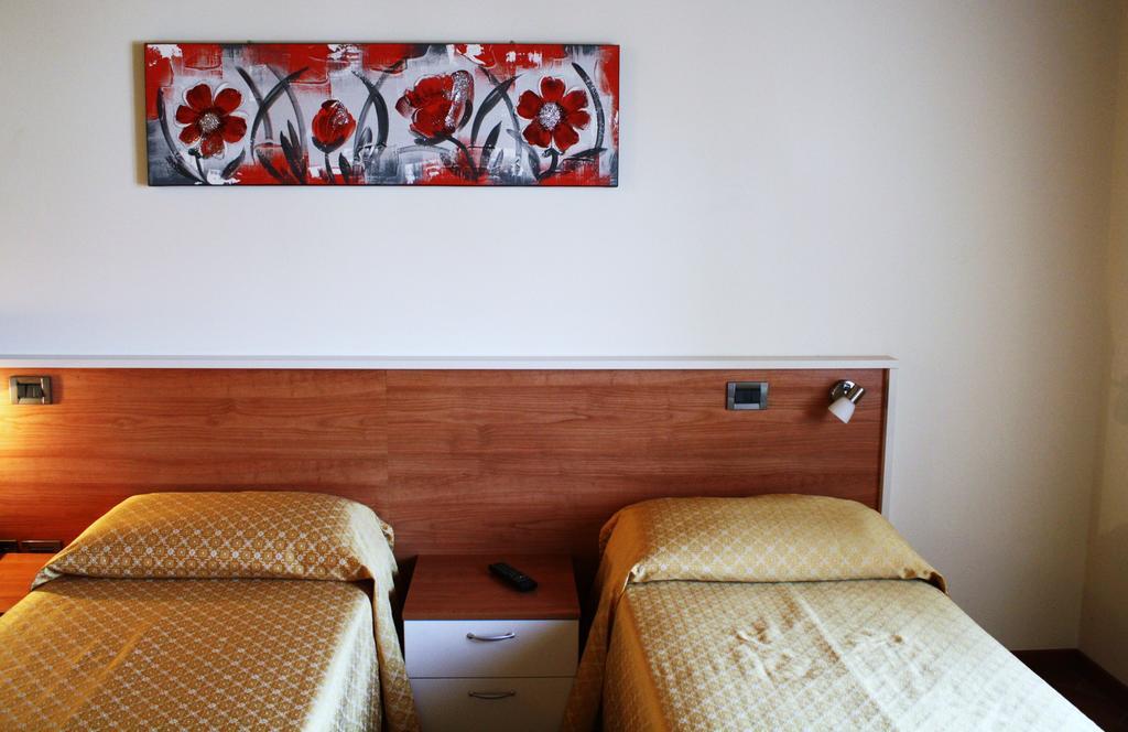 Bed&Wine Hotel Неграр Стая снимка