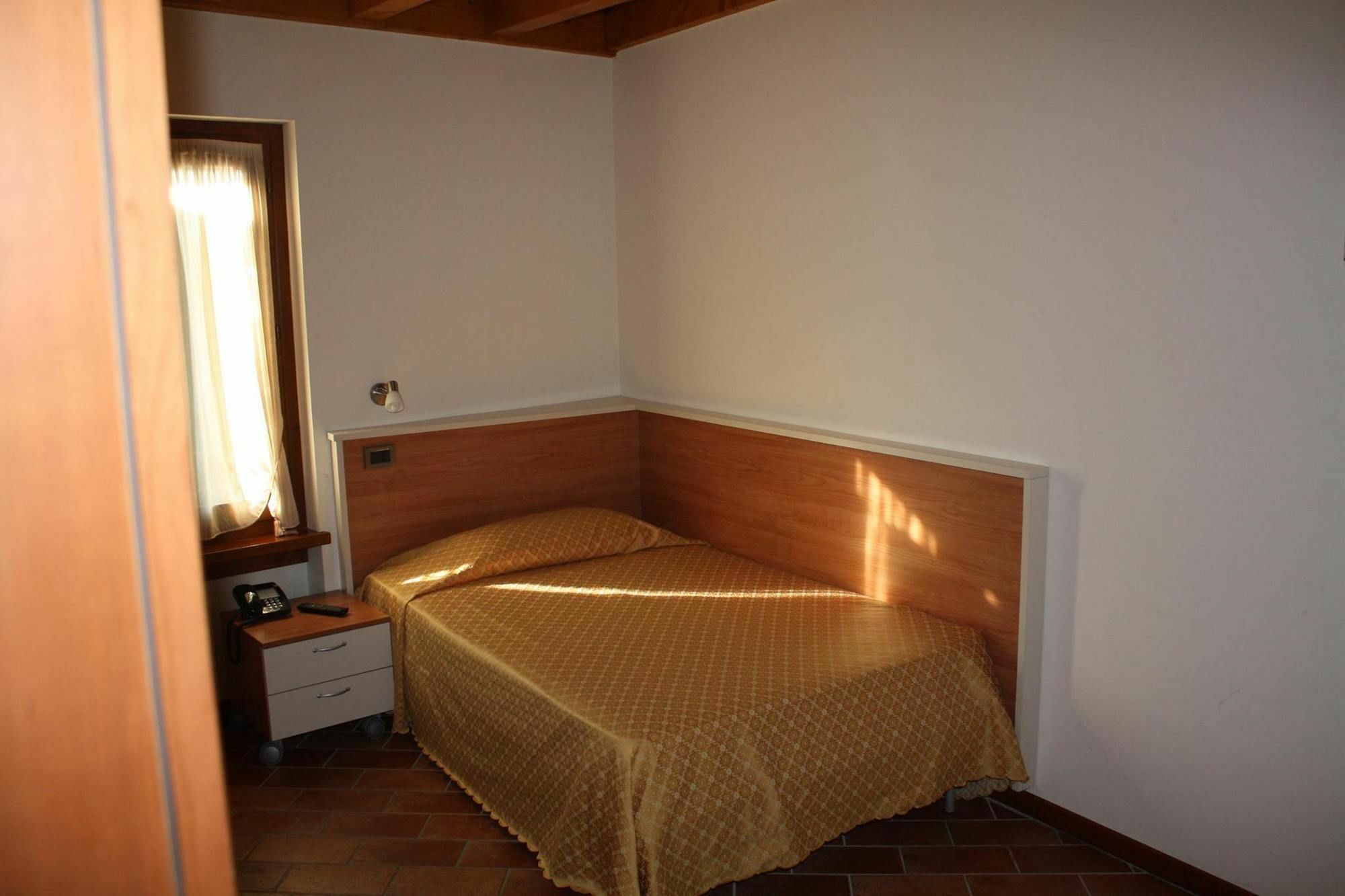 Bed&Wine Hotel Неграр Екстериор снимка